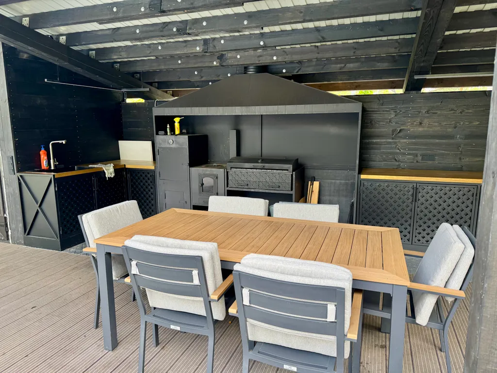 Коттедж Дом с летним бассейном, 3 спальни — Дубна