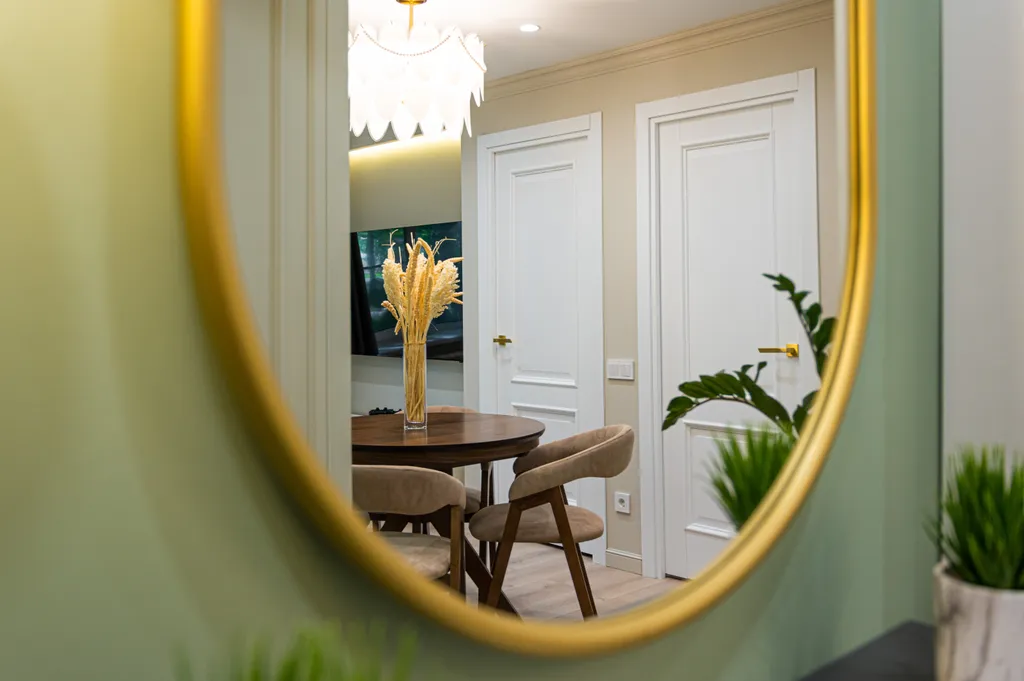 Трёхкомнатная квартира на набережной в центре Великого Новгорода