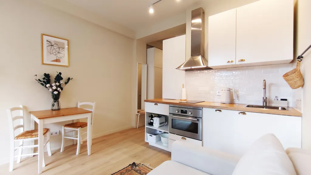 Студия в стиле бохо с видом на горы — уют и комфорт в центре