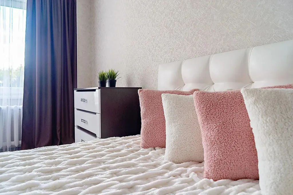 Просторная квартира в новом доме рядом с областной больницей — аренда посуточно в Кемерово