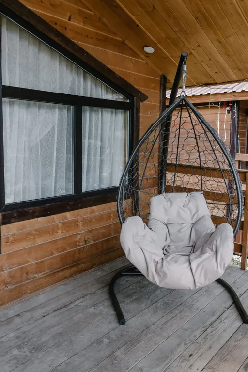 Домик с уютной террасой с красивым видом на горы