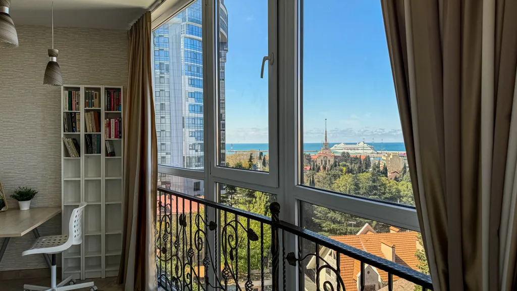 Квартира Панорама на морской порт - 2к квартира — Сочи