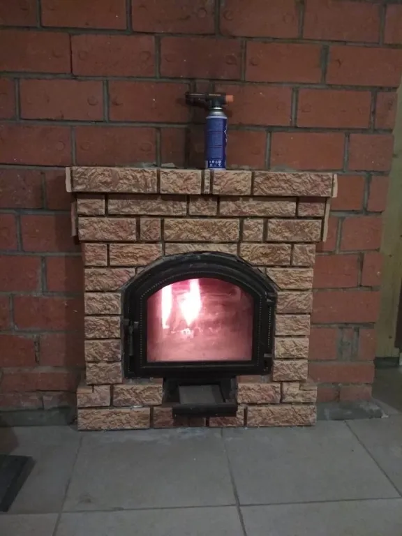 Дом с баней и детской площадкой, рядом лес и горы