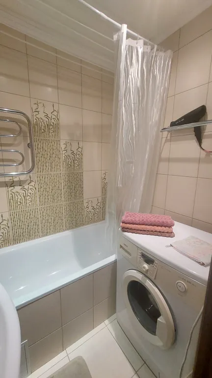 Щорса, светлая, уютная, трехкомнатная квартира