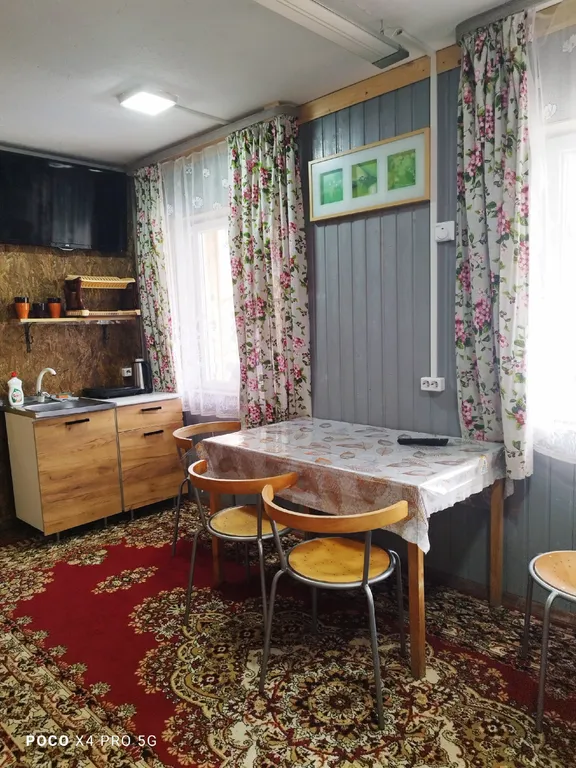 Романтик у реки