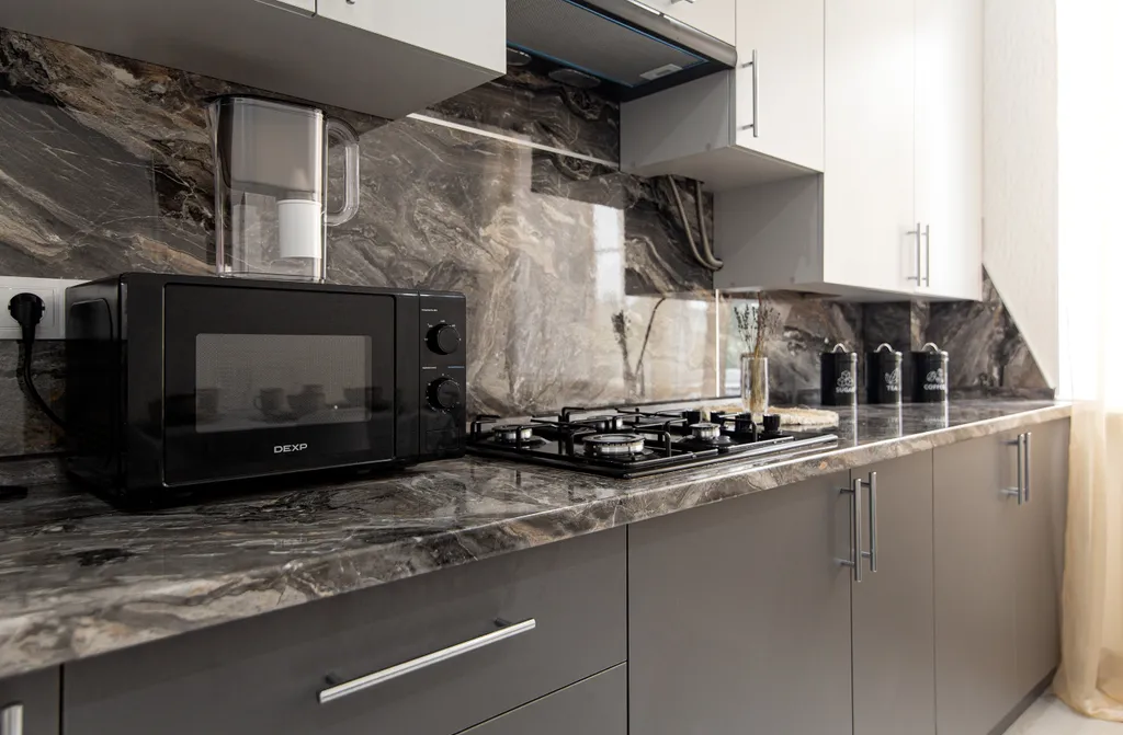 Луна в новом районе города