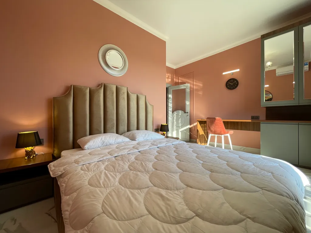 3-комнатная квартира рядом с морем, панорамные окна с видом на море