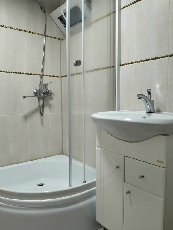 Уютный дом с цветами, видом на горы, мангалом