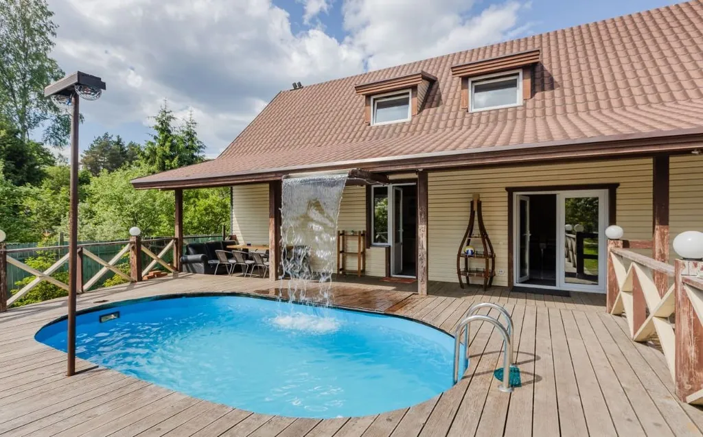 Коттедж с бассейном, баней и 5 спальнями — аренда посуточно в Сертолово