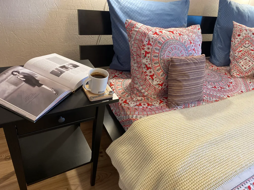 Через дорогу от ЛетоЛето Яркая 1+ квартира — аренда посуточно в Тюмень