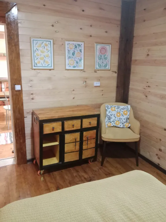 Домик с верандой в лесу