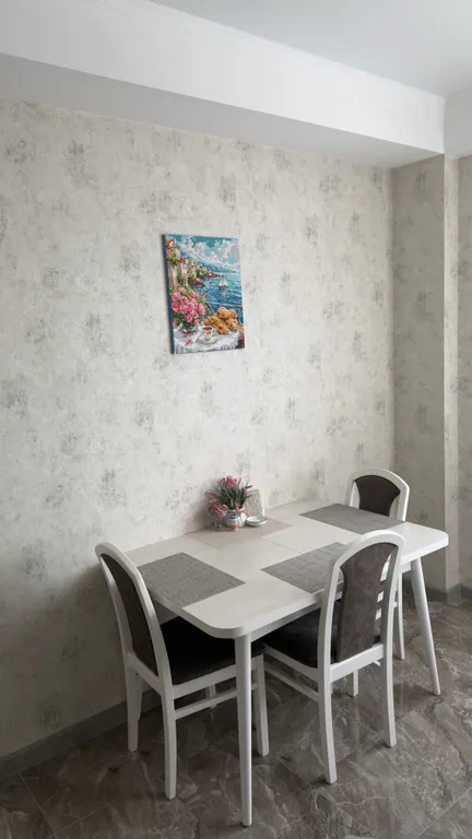 Уютная квартира с панорамным видом на горы , около нового сквера