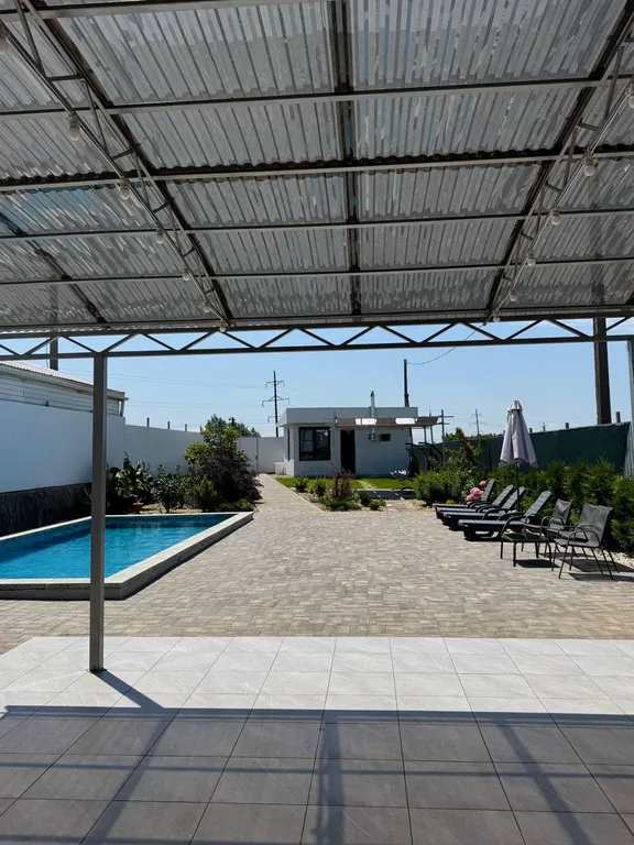 Загородный дом с бассейном