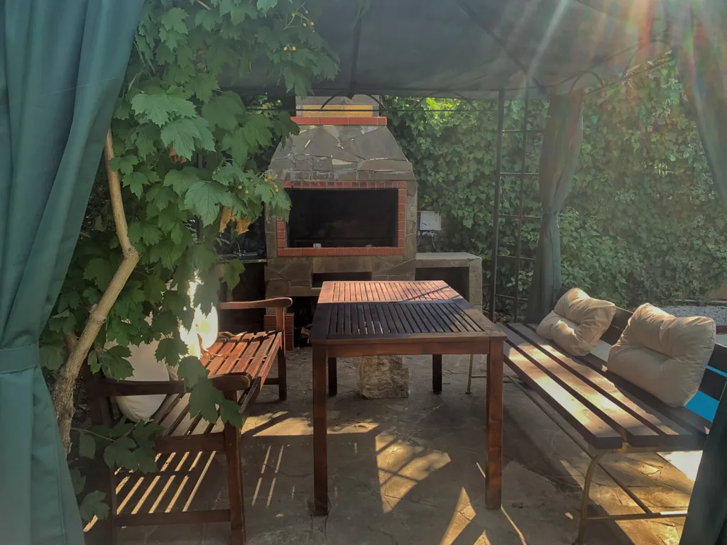 Уютная студия с бассейном