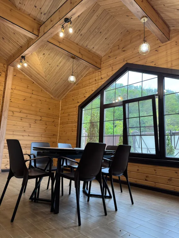 Дом с баней у гор