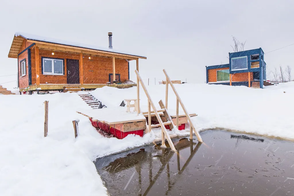 Дом с панорамными окнами на берегу озера на 6 чел с баней на територии