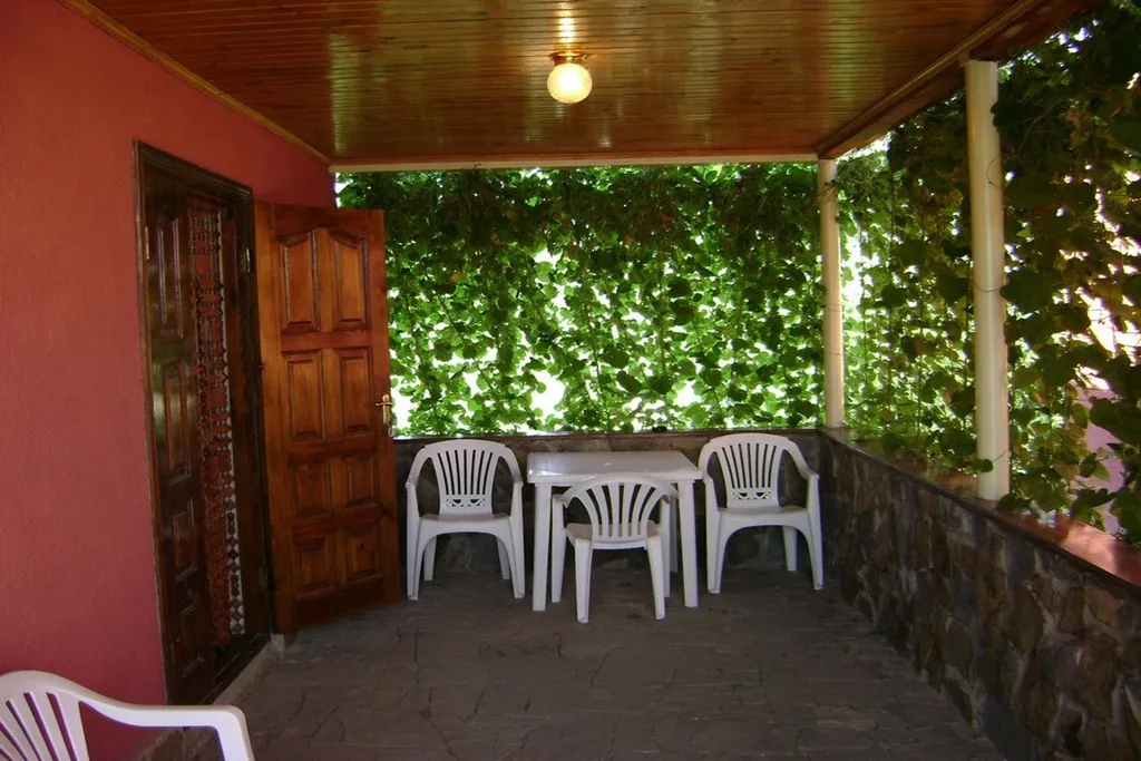 Уютный коттедж с бассейном с морской водой