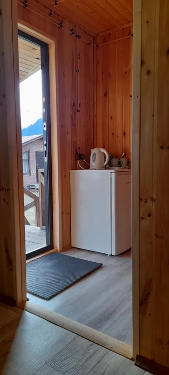 Шале с терассой с видом на горы