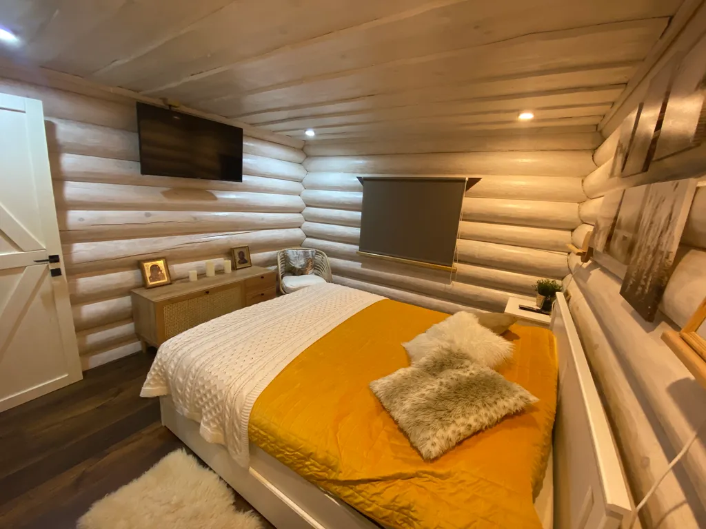 Сказочный дом в лесу