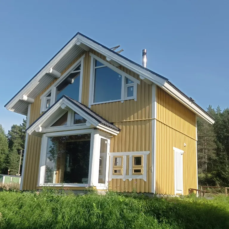 Современный дом на берегу Ладоги