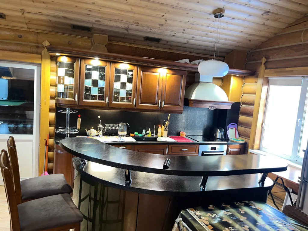 Аренда Коттеджа с баней, бассейном, джакузи, стадионом и зоной барбекю