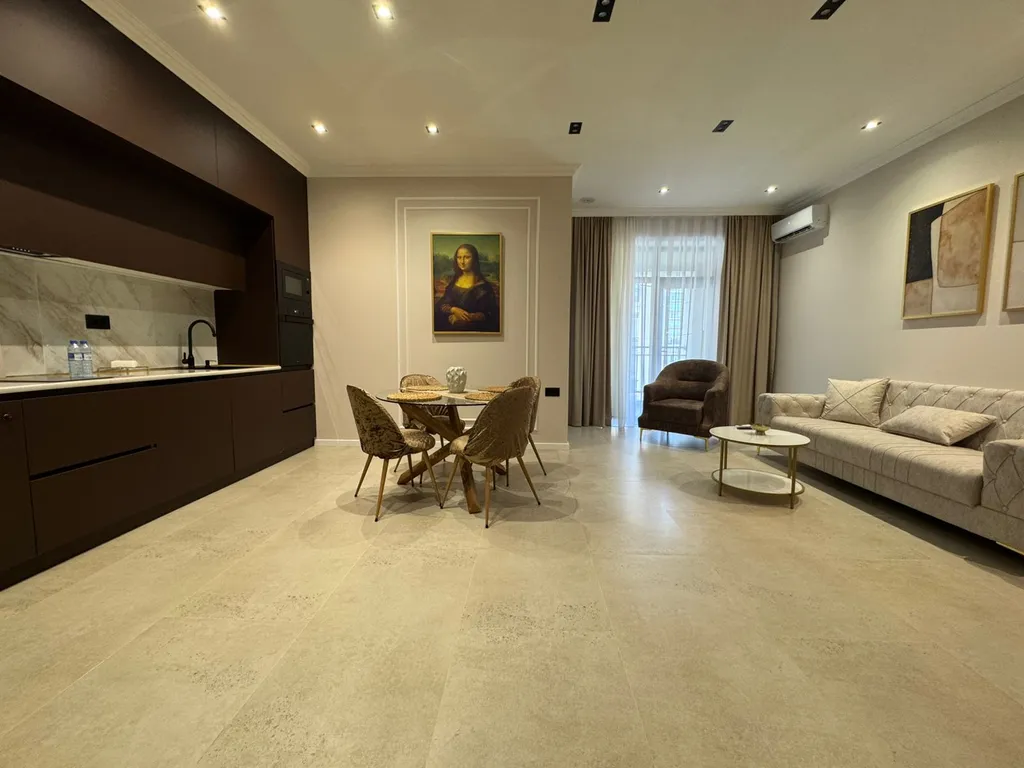 Monna Lisa Apartment on 28 may