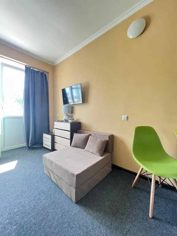 Зеленая студия на море