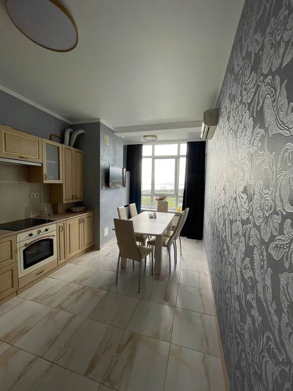 Квартира в центре с видом на горы и море