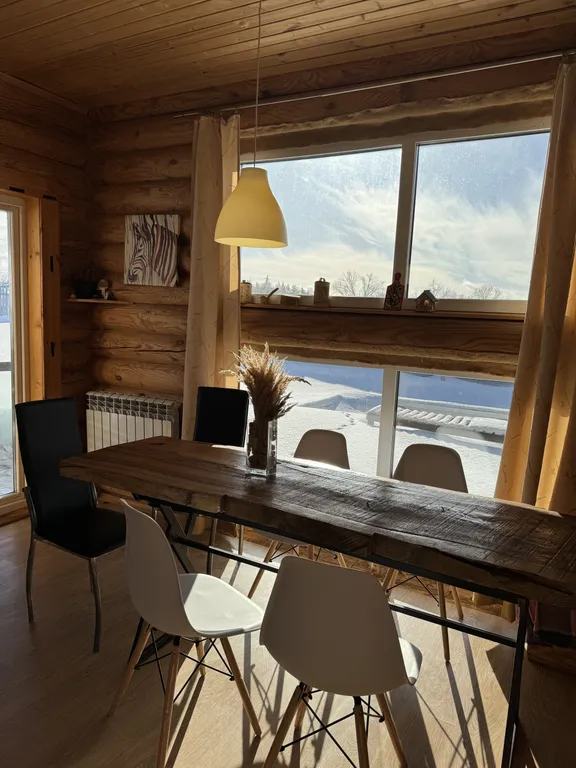 Срубовой дом с большим бассейном и шикарным видом на Жигулевские горы