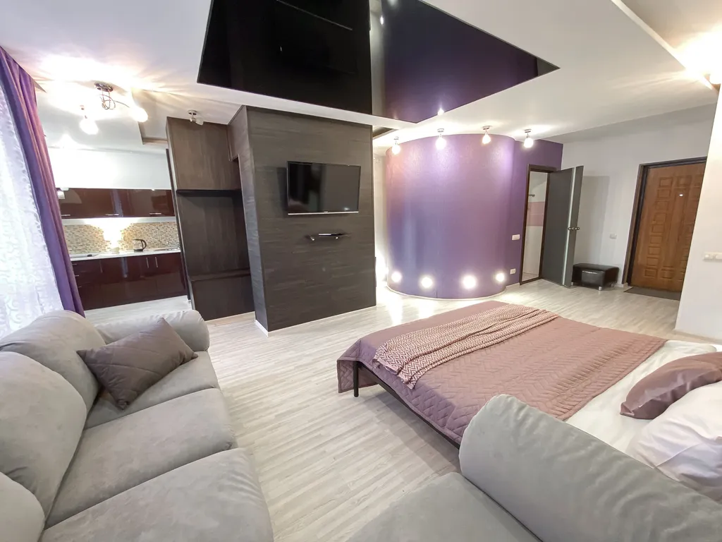 Семейная квартира с камином у ТЦ Аквамолл