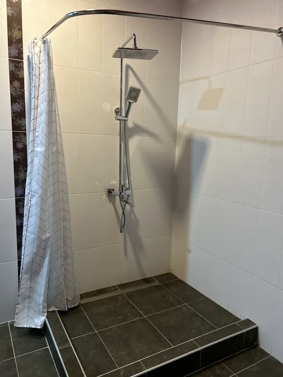 Уютный Коттедж возле парка Победы,свой двор и мангал.