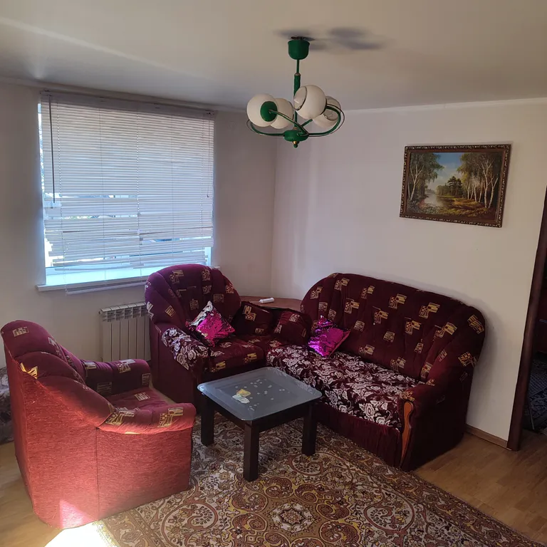 Таунхаус-5 комнат 3 этажа, парковка