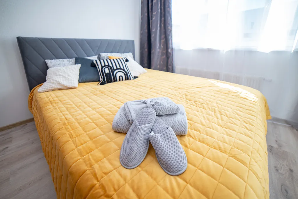 Евро 2К на Академика Ландау 36 для 4 гостей