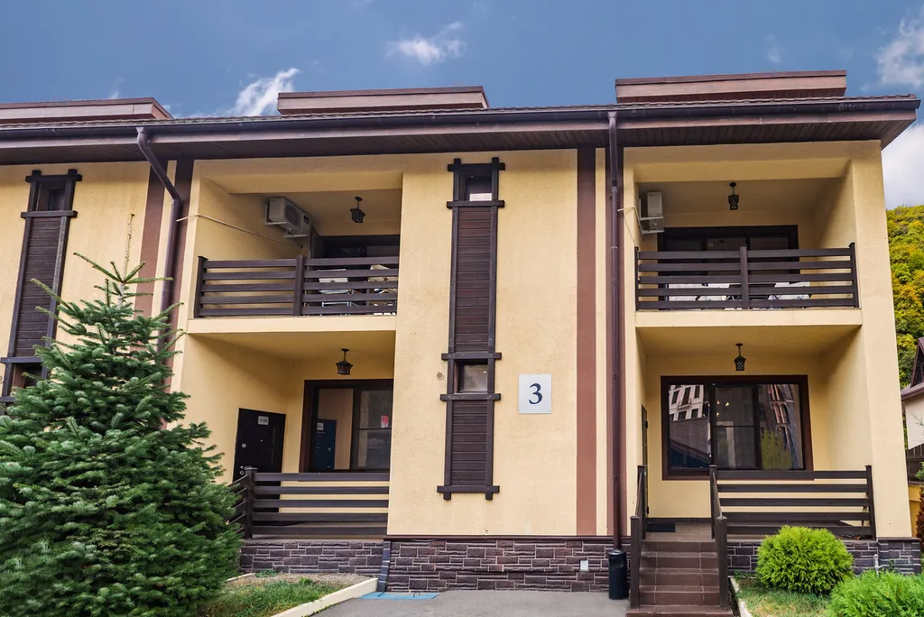 Коттедж с зоной барбекю и парковкой