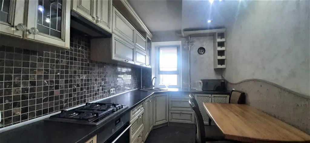 Уютная однокомнатная квартира с видом на парк