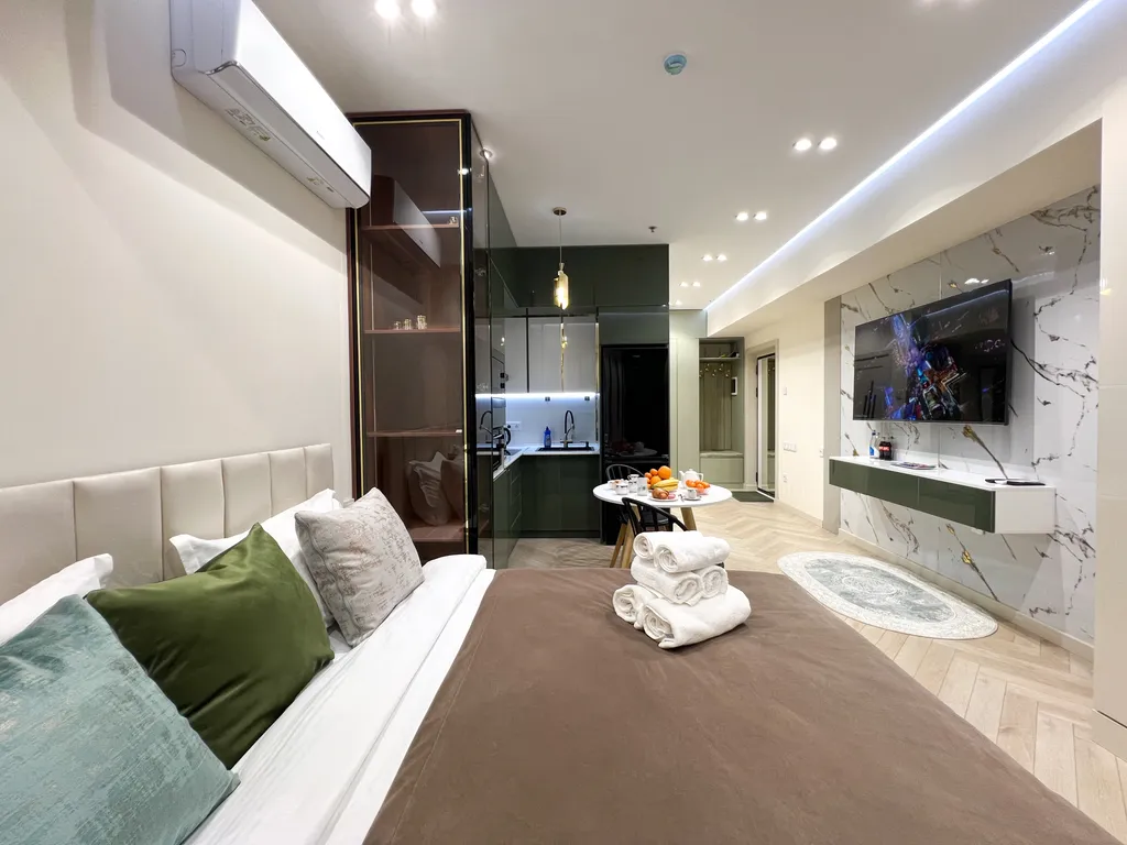 Уютная дизайнерская студия на 16 этаже в ЖК Modera Towers