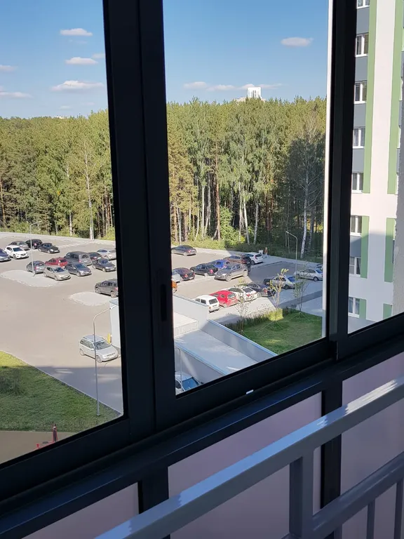 Стильная студия с балконом рядом с парком