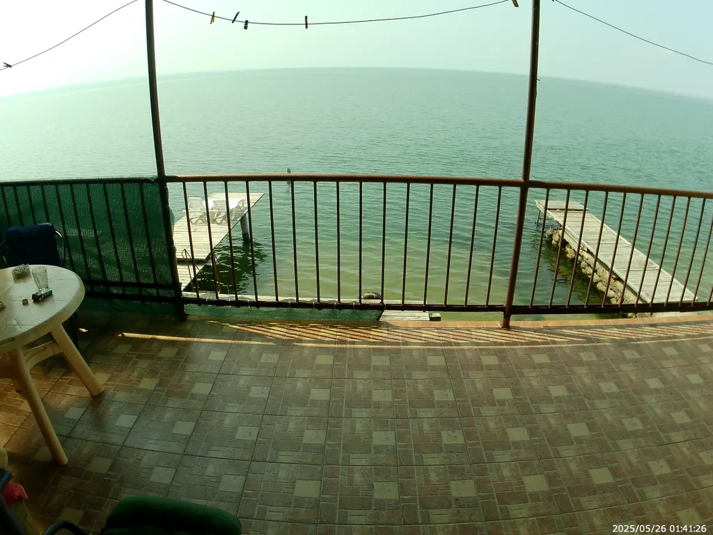 Дом-эллинг на берегу Керченского пролива