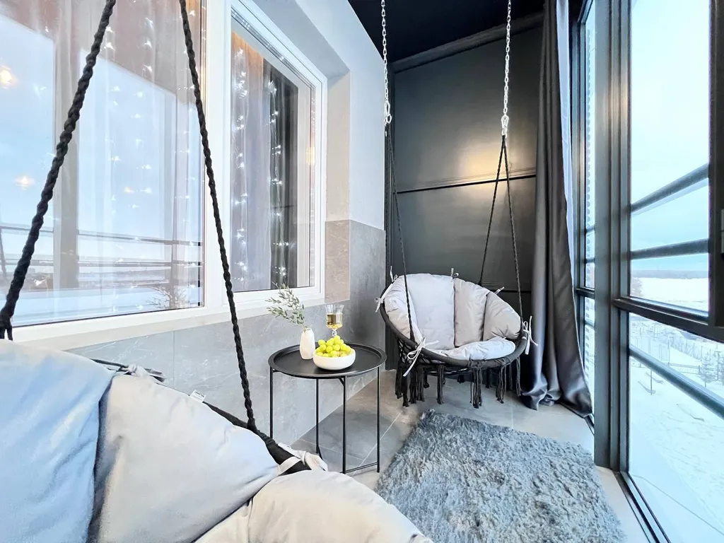 Уникальная cтудия с мини-бассейном на двоиx