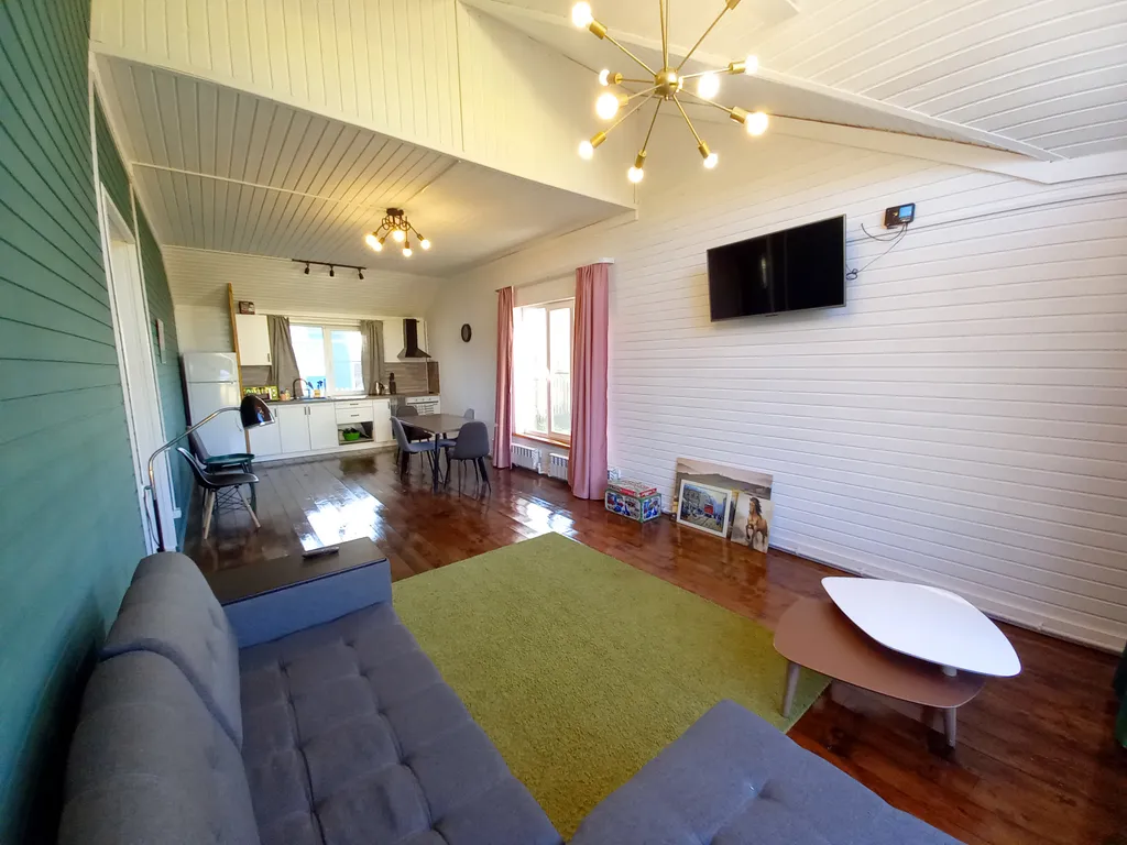 Дом с просторной гостиной