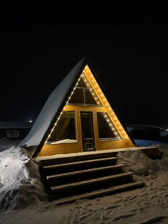 Домик на берегу реки Вишера