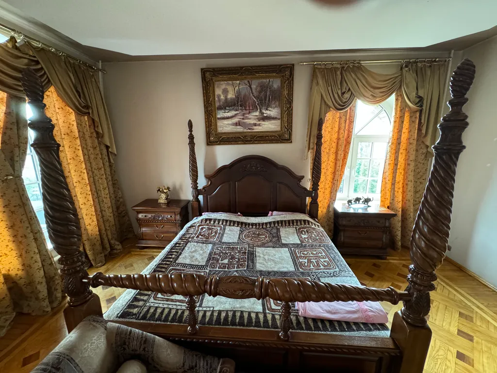 Большой, уютный дом с бильярдом в городе Гомеля. Отличное место.