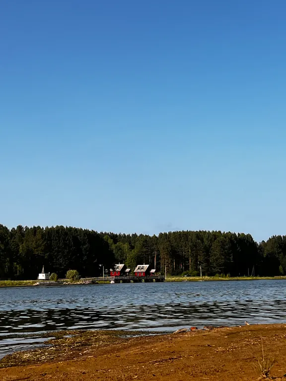 Двухэтажный домик с видом на залив