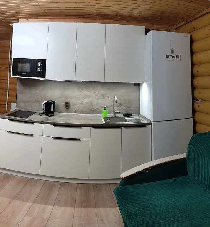 Дом Изумруд в лесу