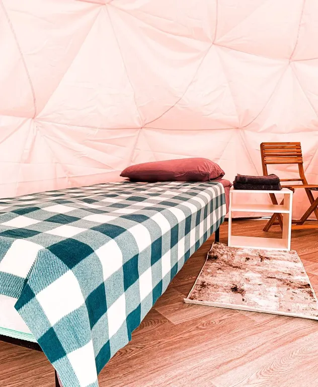 Уютный купол на острове Кунашир