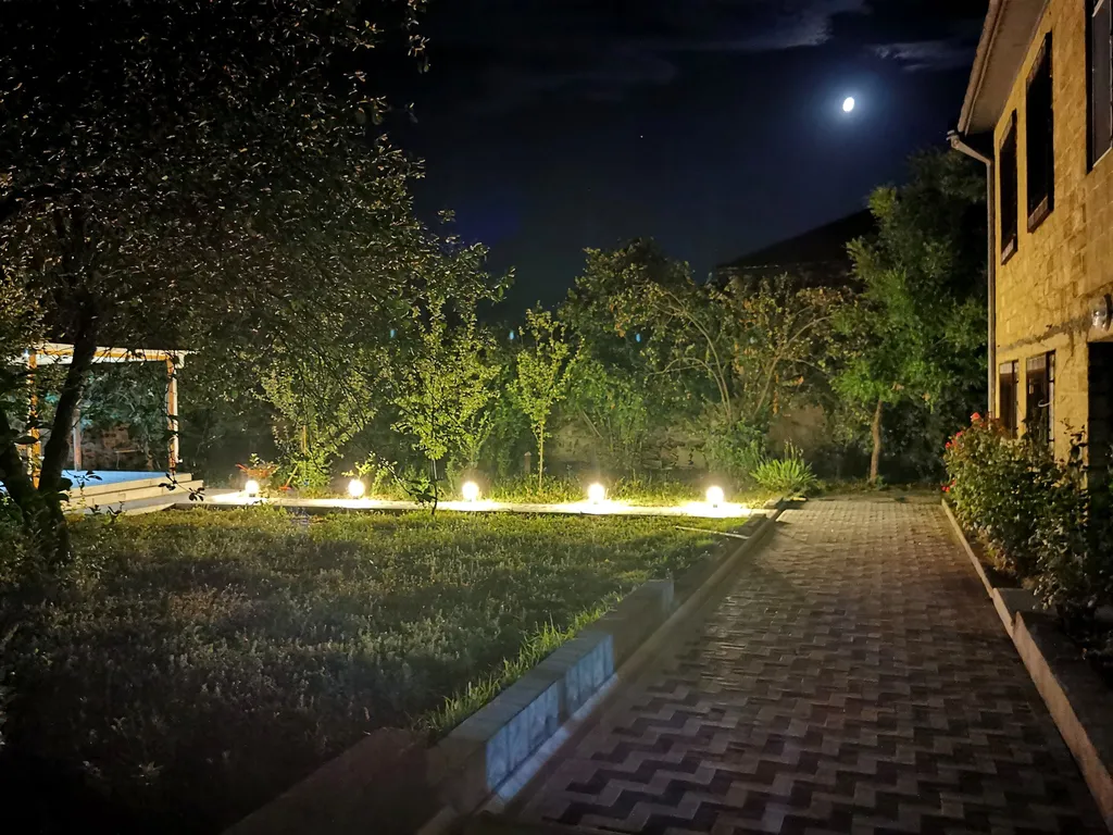 Апартаменты с видом на горы, фруктовый сад и уютная беседка