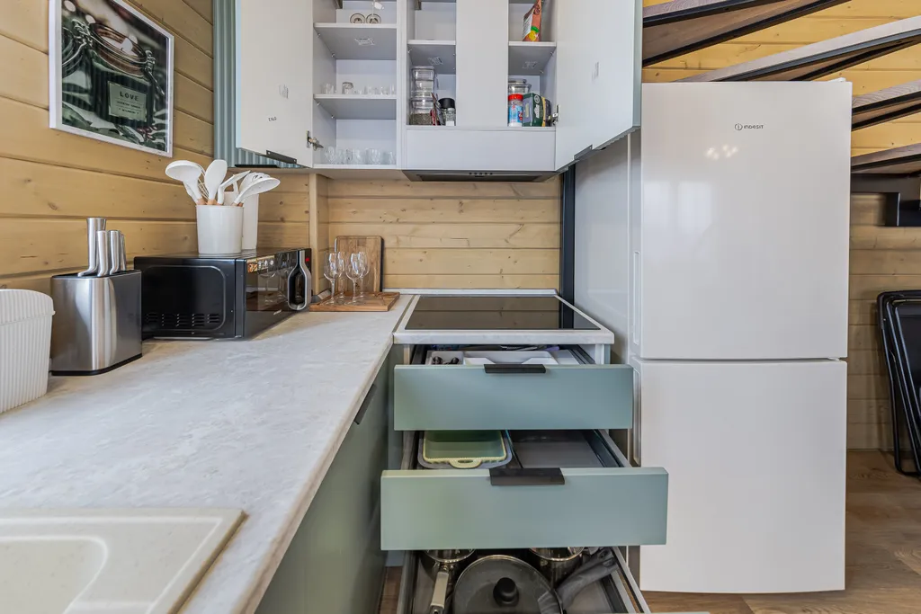 Дом у озера с чаном