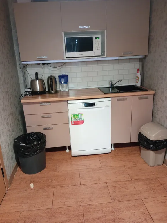 Коттедж на берегу в городе, сауна с бассейном