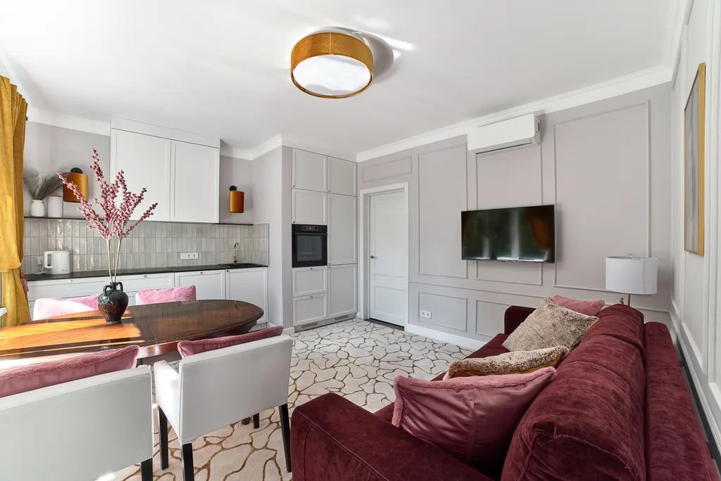 Двухкомнатная дизайнерская квартира в центре by Karmann`s Apartments