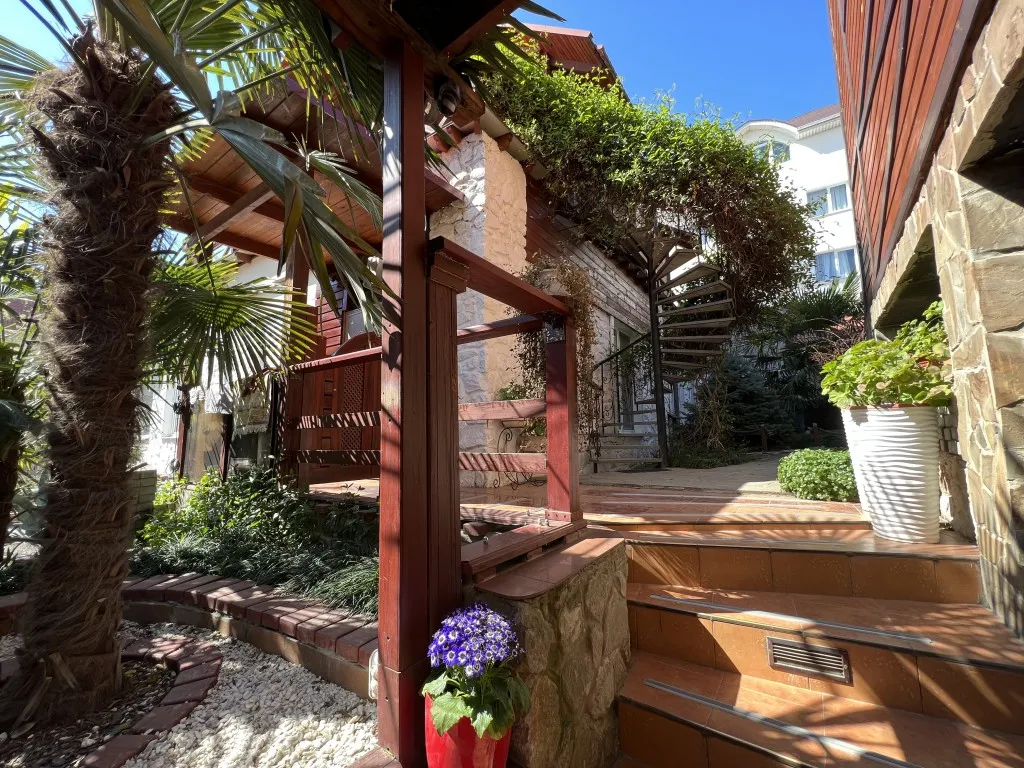 Небольшой уютный дом